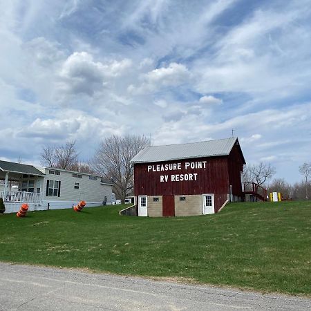 Pleasure Point Rv Resort Edmore Dış mekan fotoğraf
