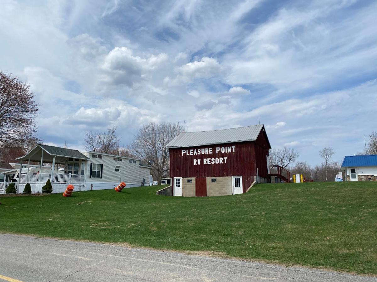 Pleasure Point Rv Resort Edmore Dış mekan fotoğraf